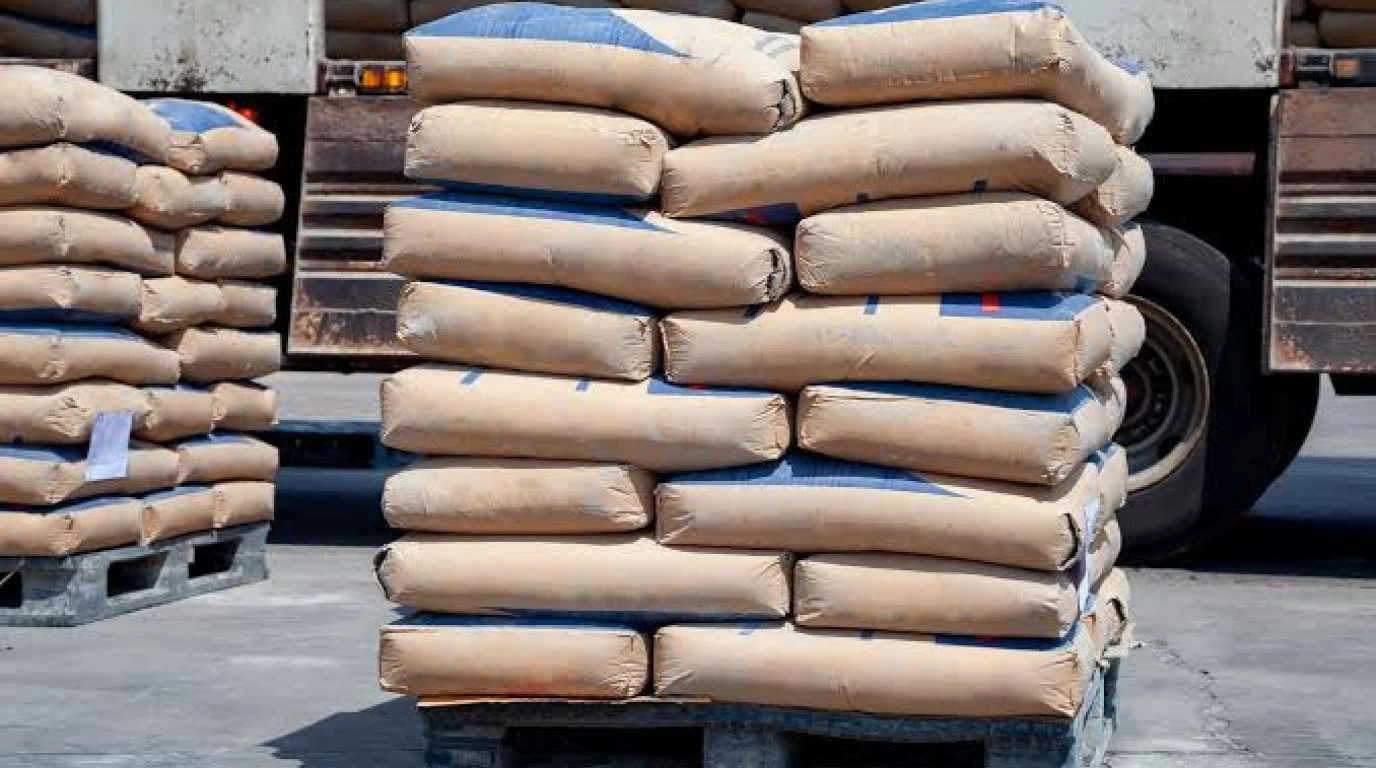 Cement Delivery in Karachi Bulk Tanker vs Bagged Supply for Contractors Cement Delivery in Karachi Bulk Tanker vs Bagged Supply for Contractors